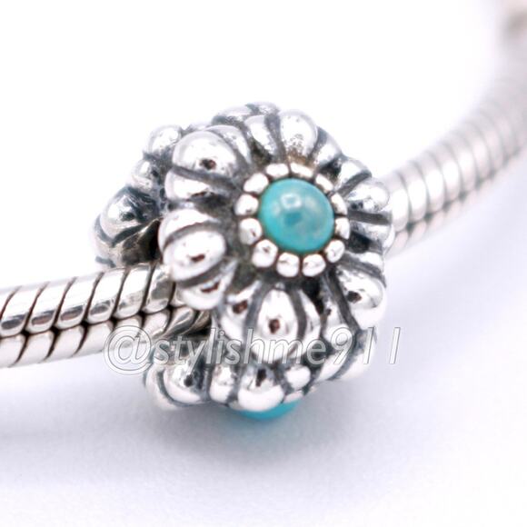 Authentic PANDORA December Birthday Blooms Charm - Picture 3 of 10